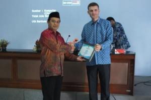 Penyerahan Cenderamata