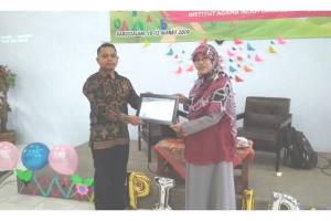 Serah terima kenang-kenangan