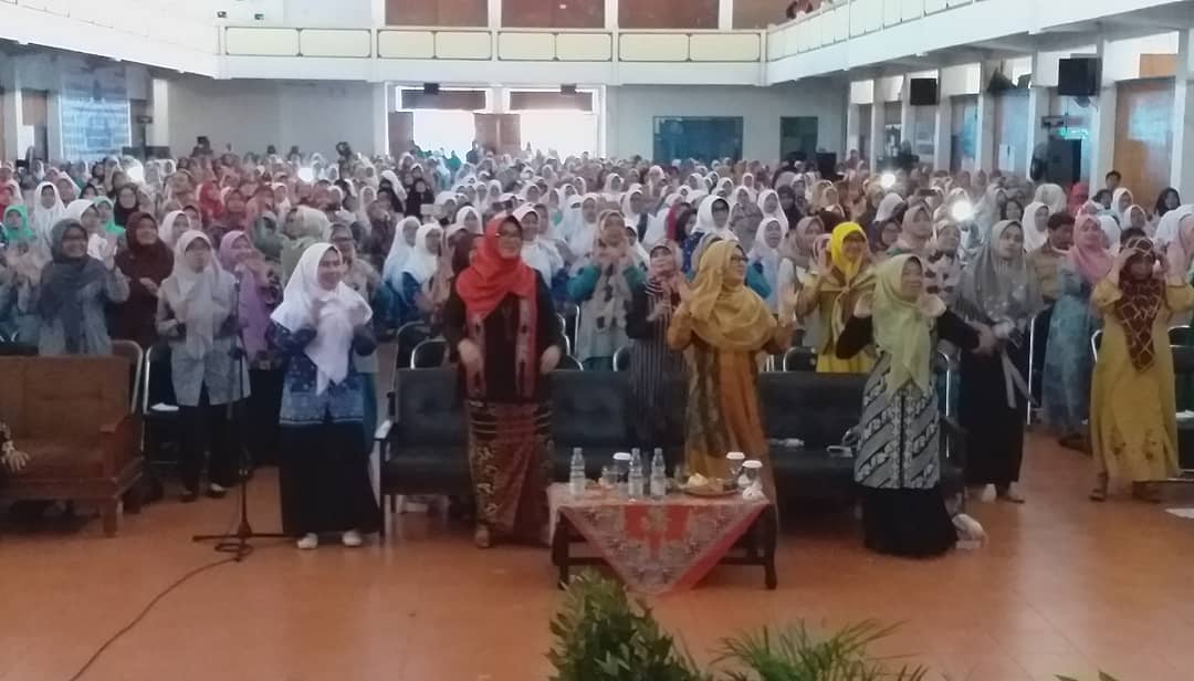 seminar-nasional-dan-workshop-peningkatan-kompetensi-pendidik-dan-tenaga-kependidikan-paud